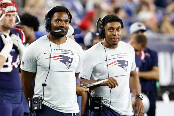 New England Patriots head coach Jerod Mayo (left), defensive coordinator DeMarcus Covington (right).
